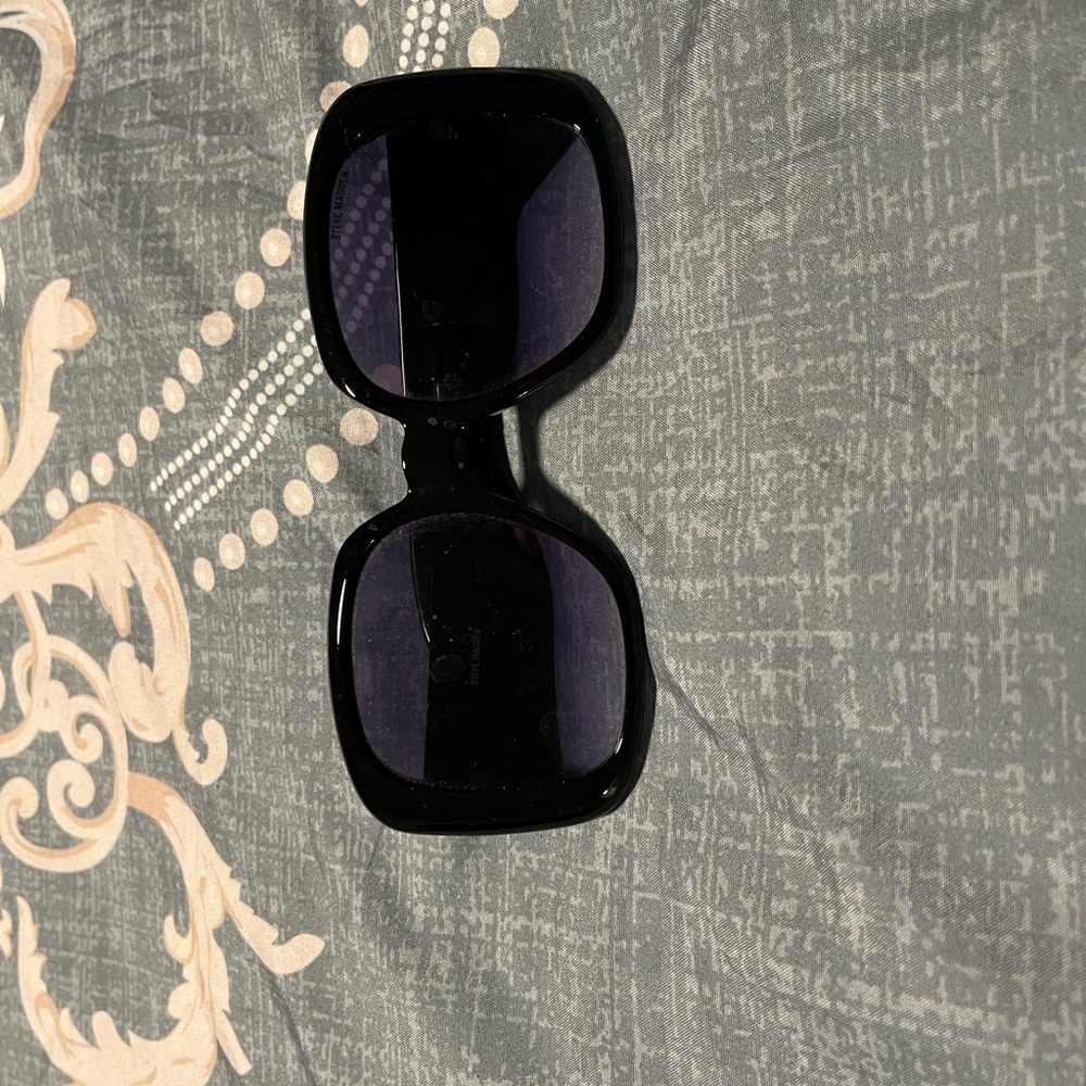 Black Steve Madden Square Sunglasses